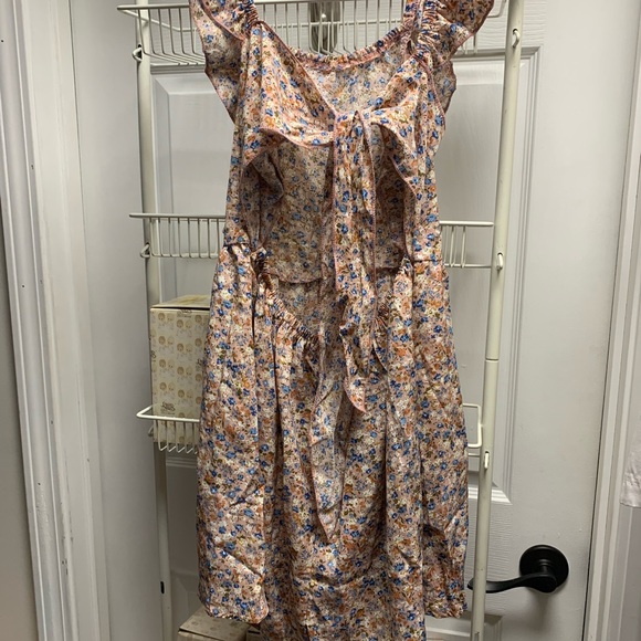 Floral Ruffle Romper - Picture 5 of 7